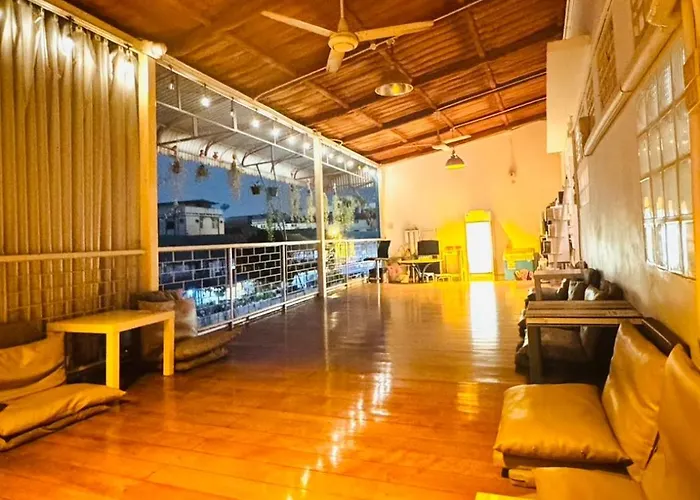 Baan Nampetch Hostel