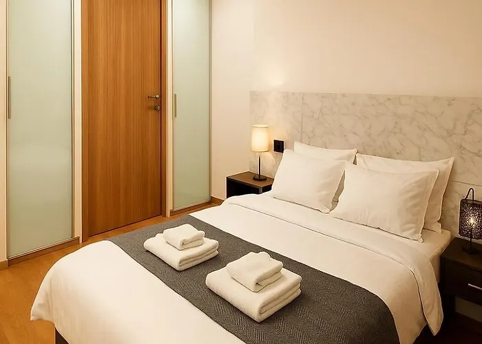 Phrom Phong 1Br Luxe Stay With Pool Gym Park City Center