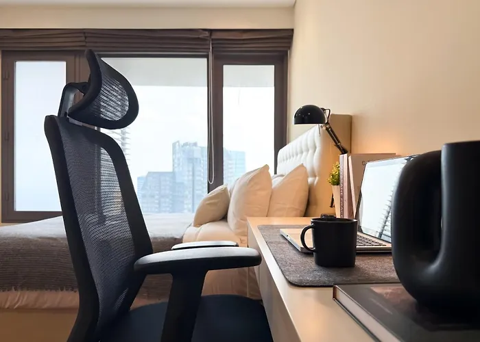 Spacious High Rise 2Br - Ultra Fast Wifi - Phrom Phong