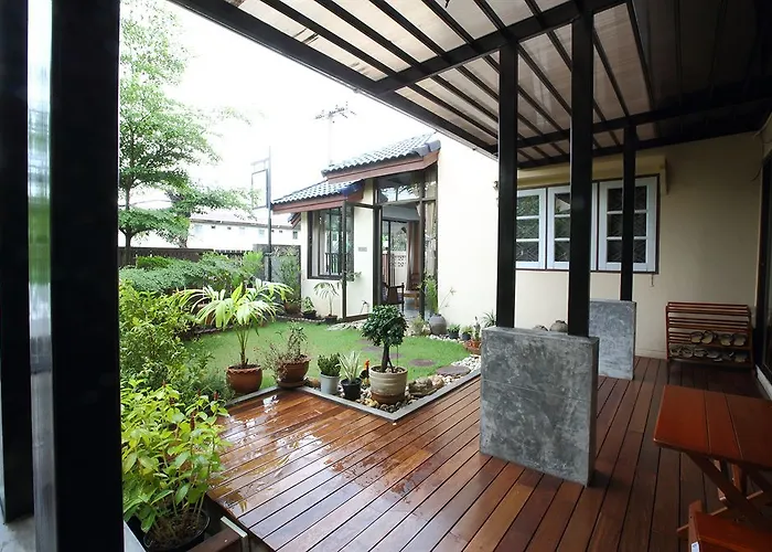 Mon Lodge & Yoga Donmueang