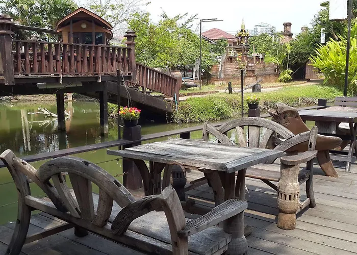 Nontnatee Homestay And Restaurant