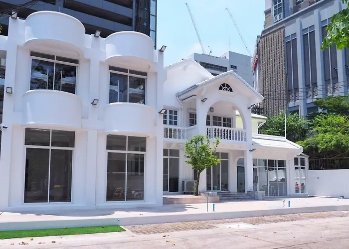 Esse Hostel