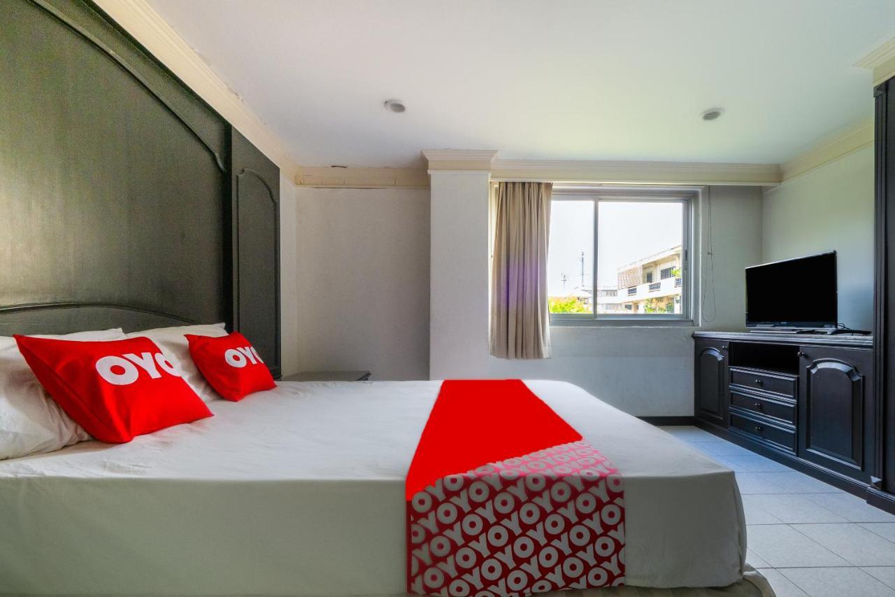 Oyo 1042 Boon's Hotel
