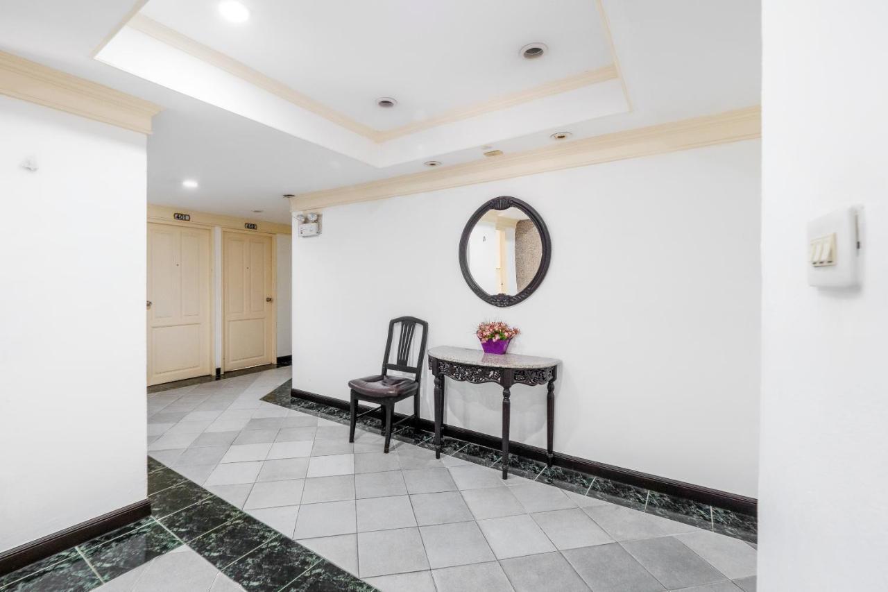 Oyo 1042 Boon's Hotel Bangkok
