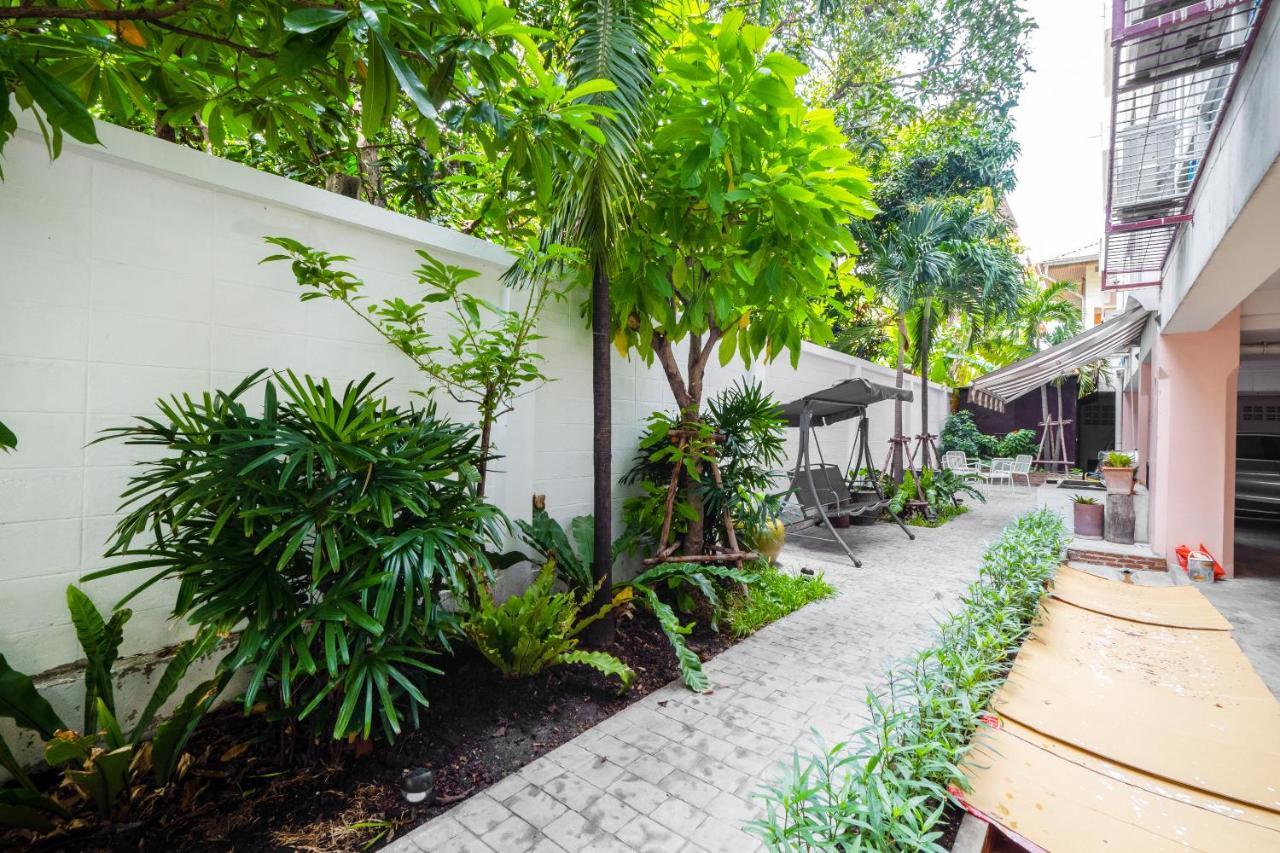 Oyo 1042 Boon's Hotel 3*