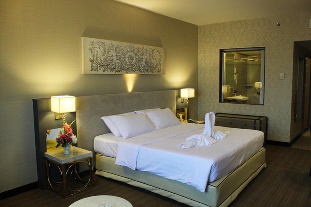 Khách sạn Royal Benja 5*