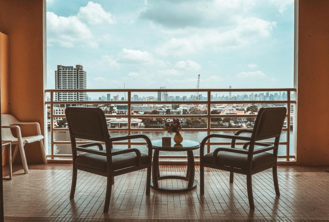 Khách sạn The Royal River 4*