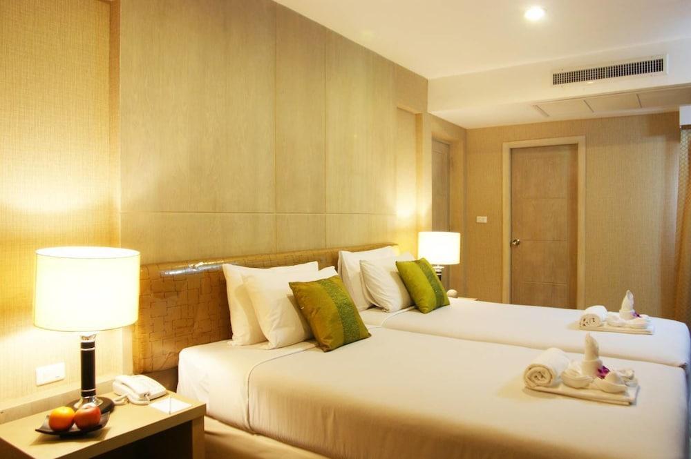 Niran Grand Hotel 4*