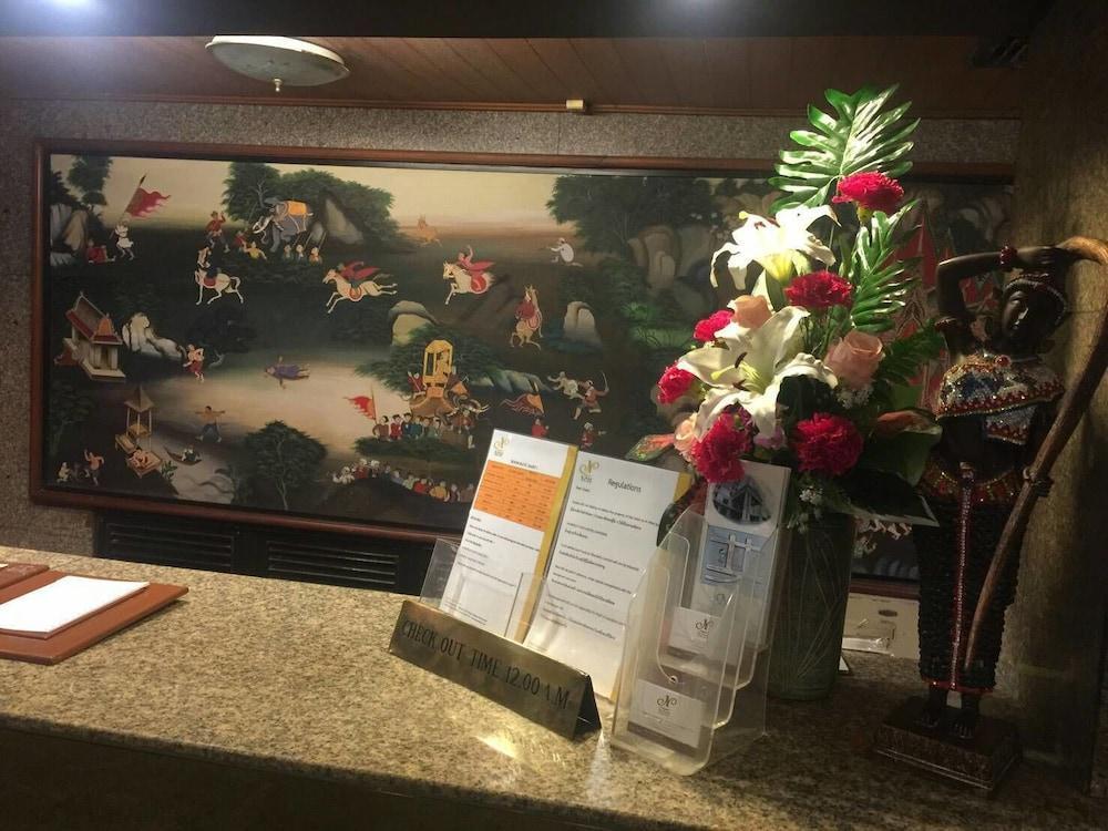 Niran Grand Hotel 4*