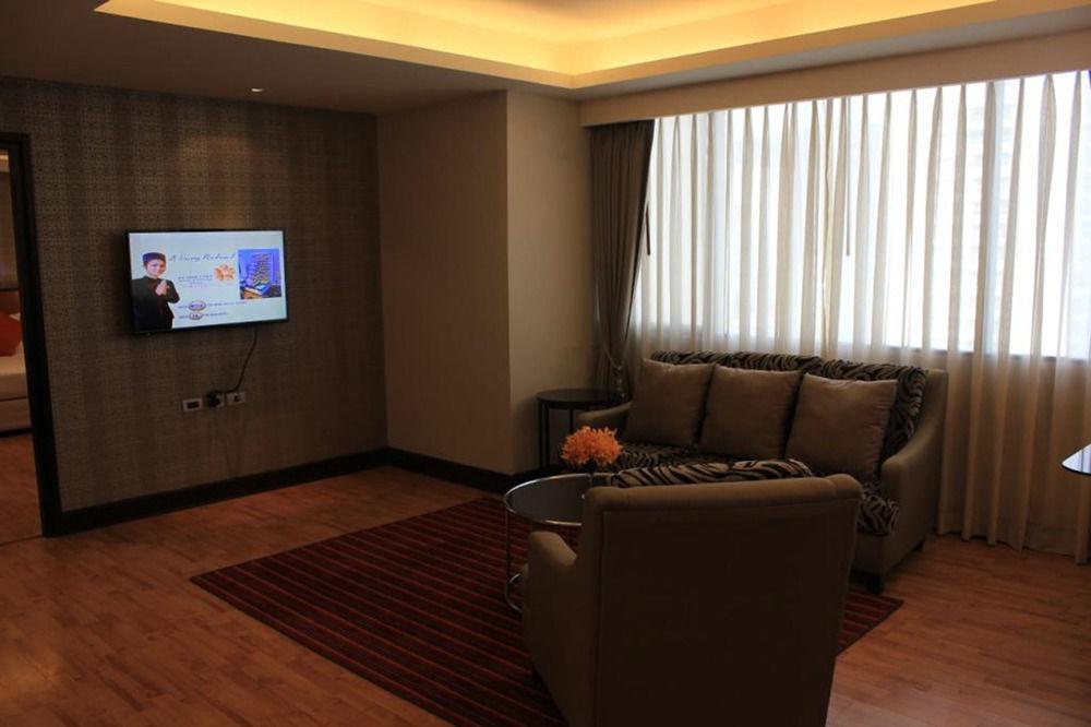 Khách sạn Rembrandt Residences
