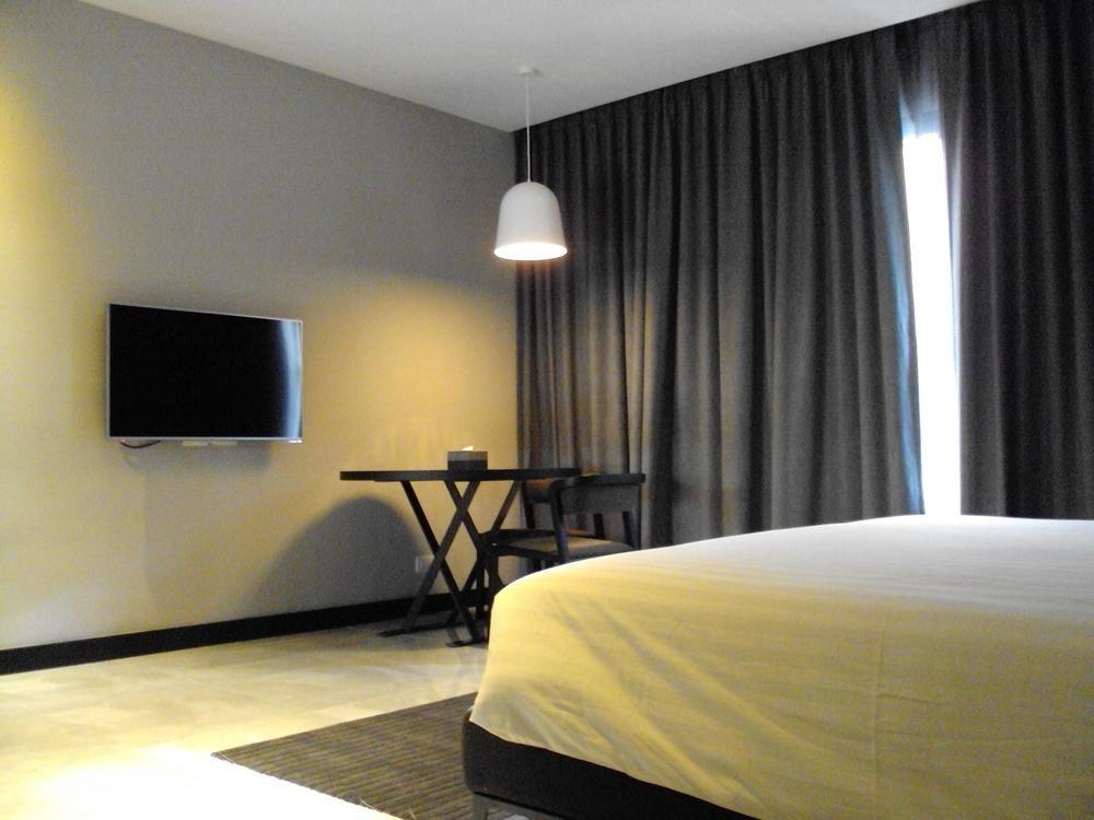 S Ratchada Leisure Hotel 5*