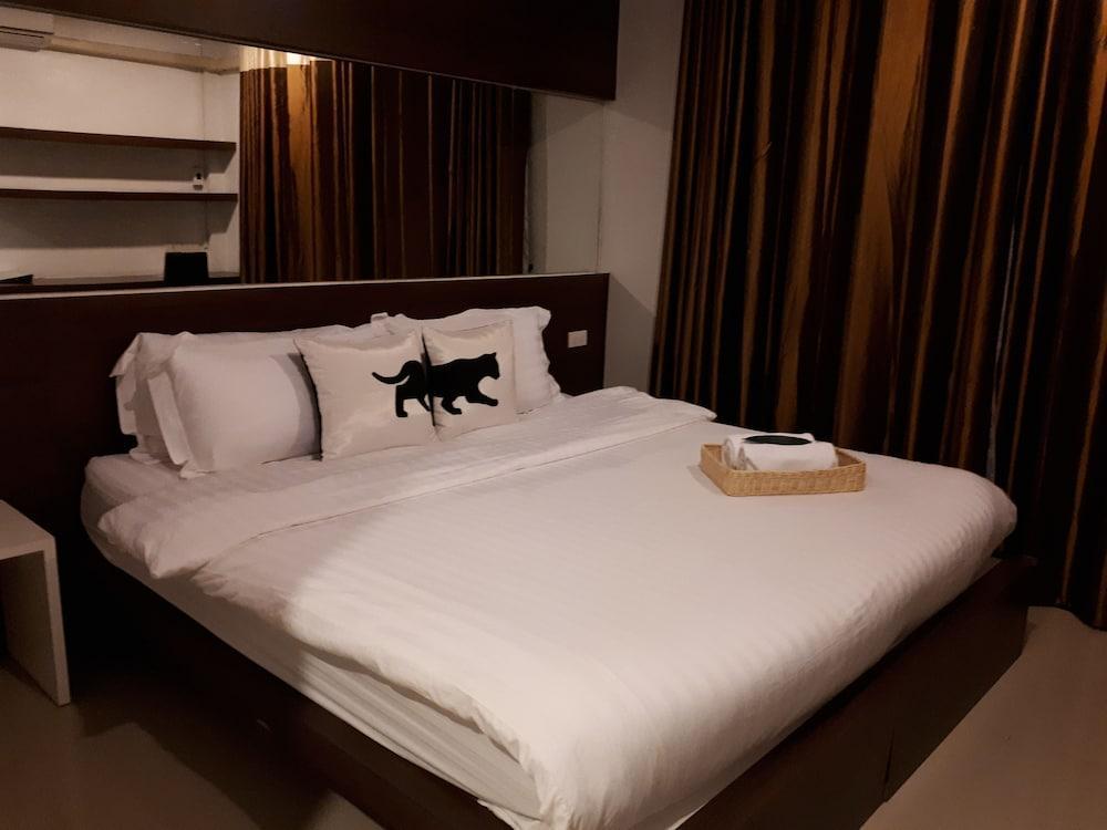 Bed By Hotell