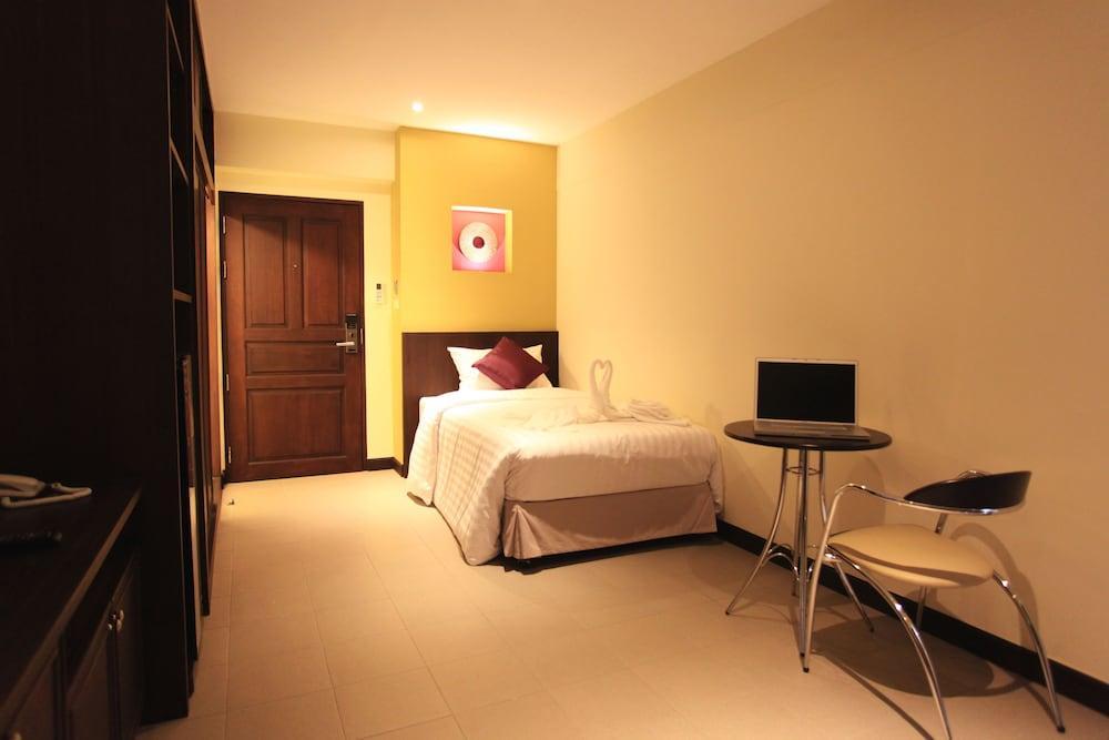 Chateau De Sukhumvit Bangkok