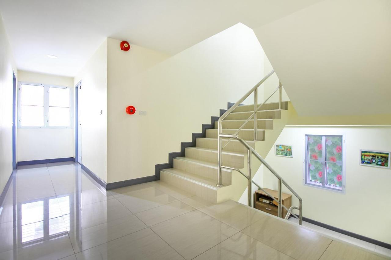 Oyo 439 Bed & Bus Hotel Bangkok