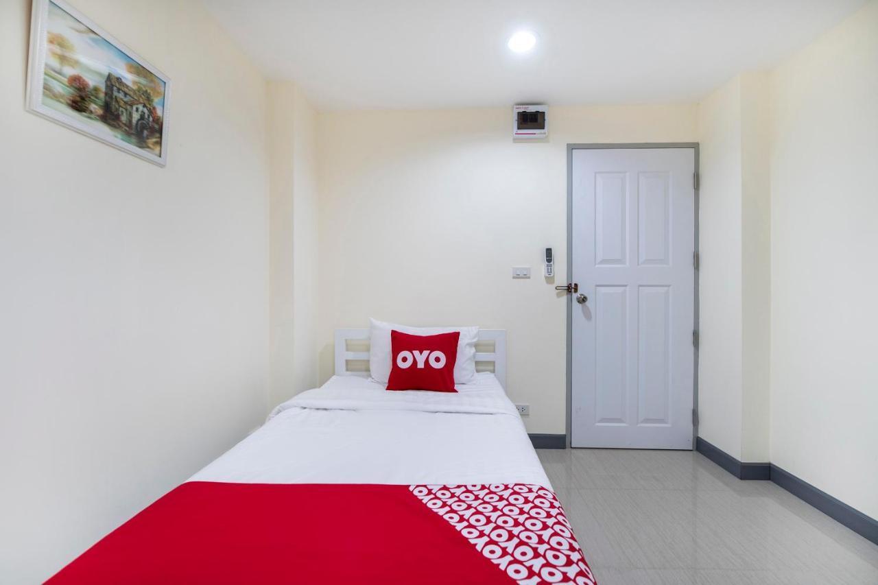 Hotel Oyo 439 Bed & Bus 2*