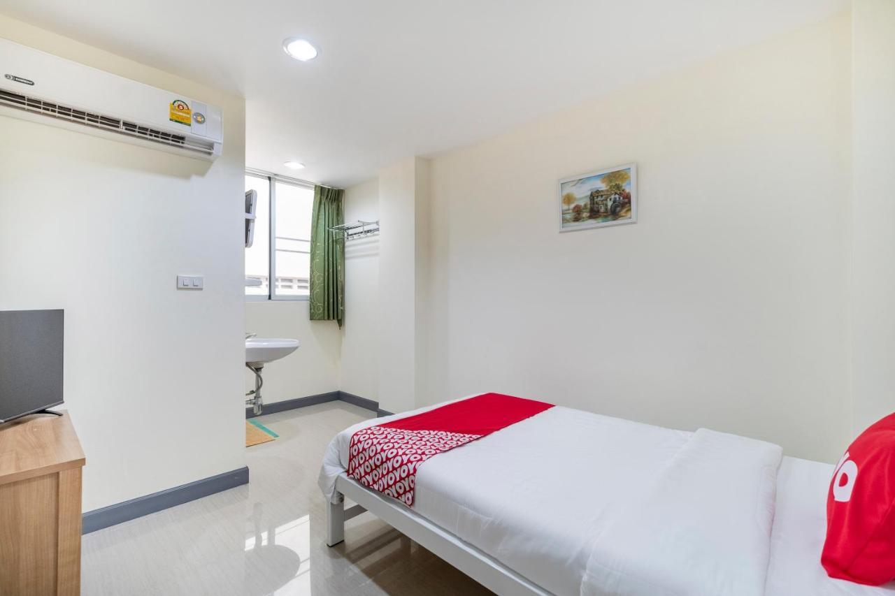 Oyo 439 Bed & Bus Hotel Bangkok
