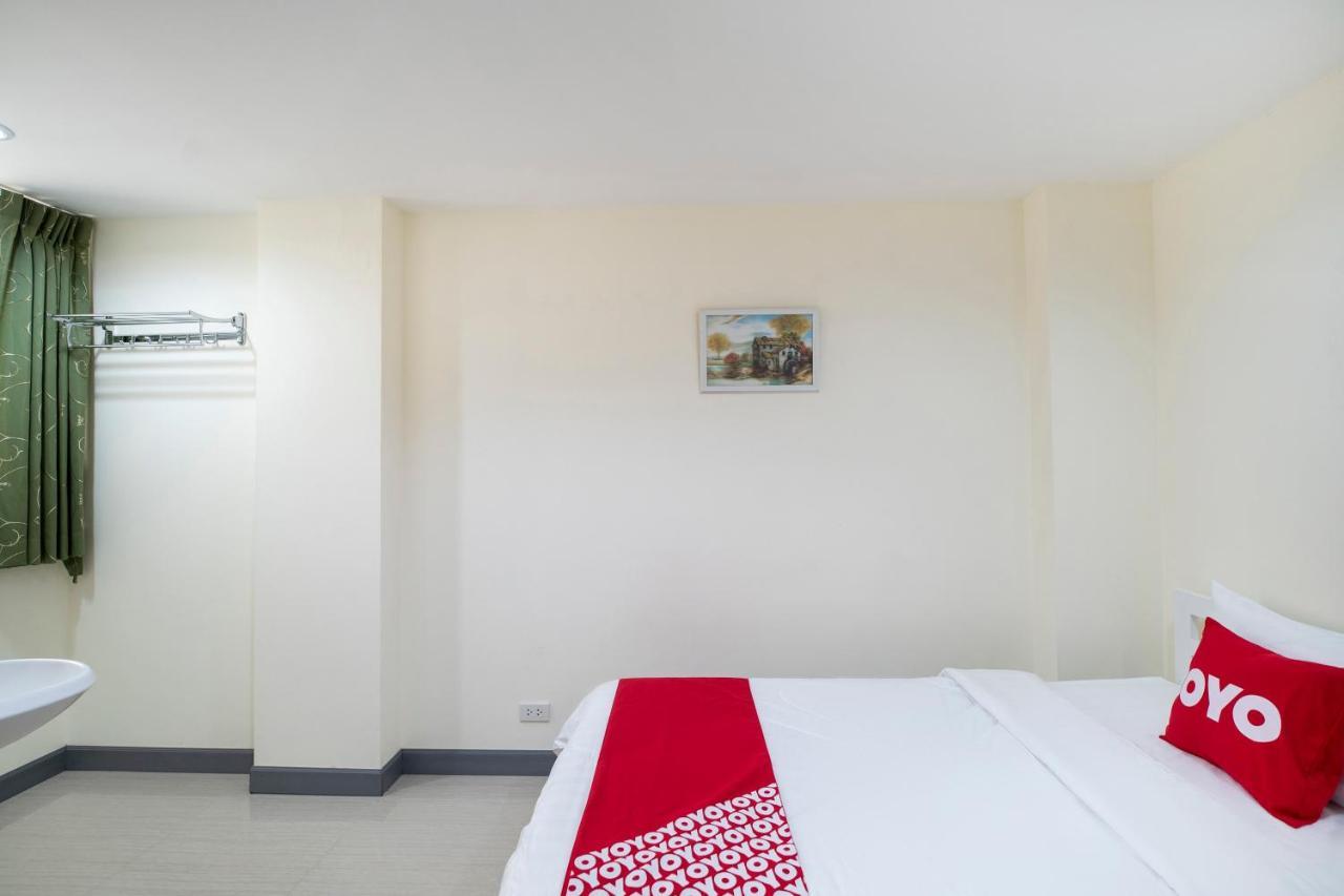 Oyo 439 Bed & Bus 2*