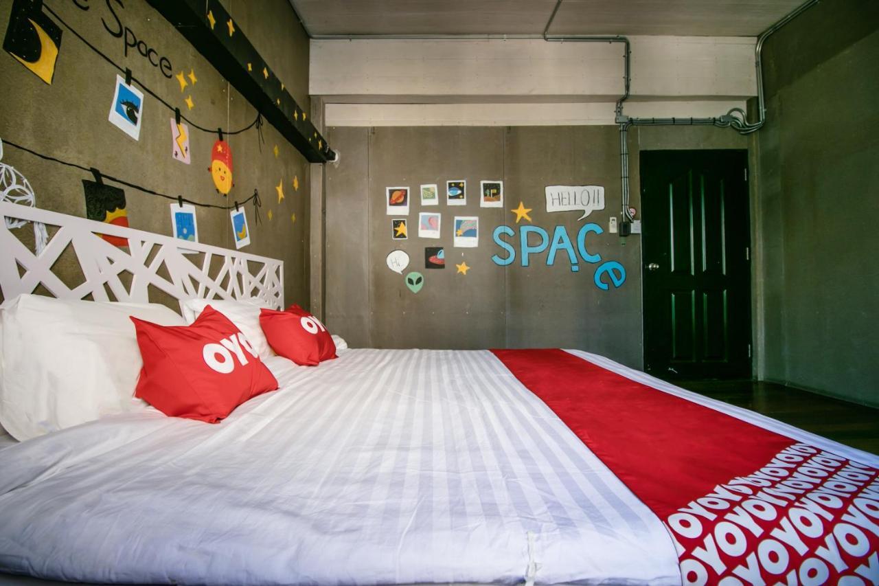 Vaccinated Staff - Oyo 505 Ente Space Hostal Bangkok