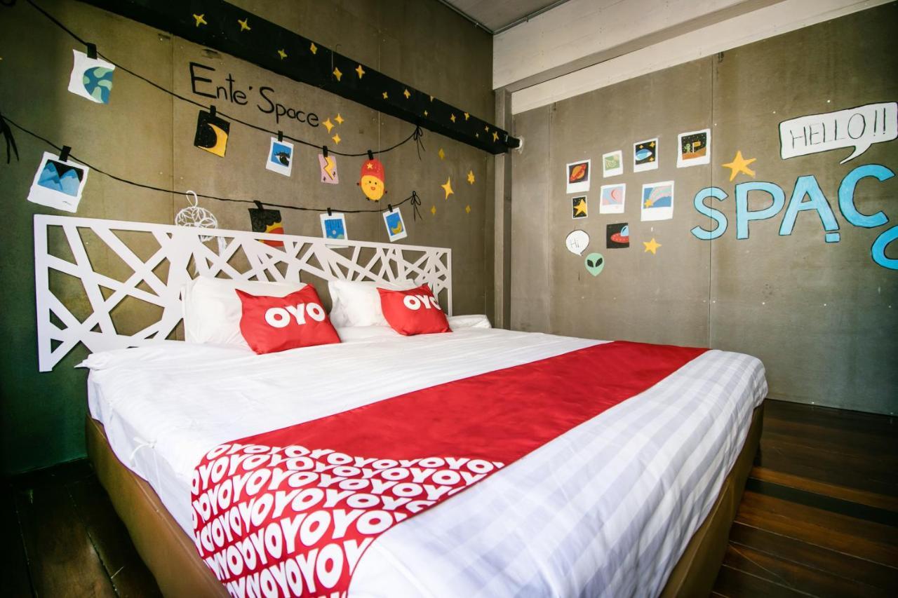 Vaccinated Staff - Oyo 505 Ente Space Hostal Bangkok