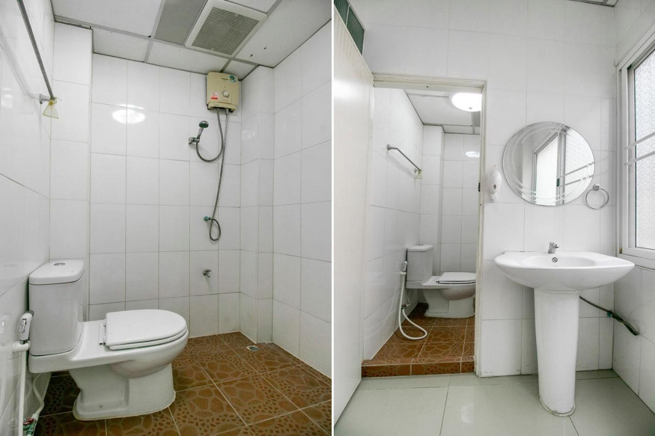 Hotel Oyo 1158 Thestaycafe 2*