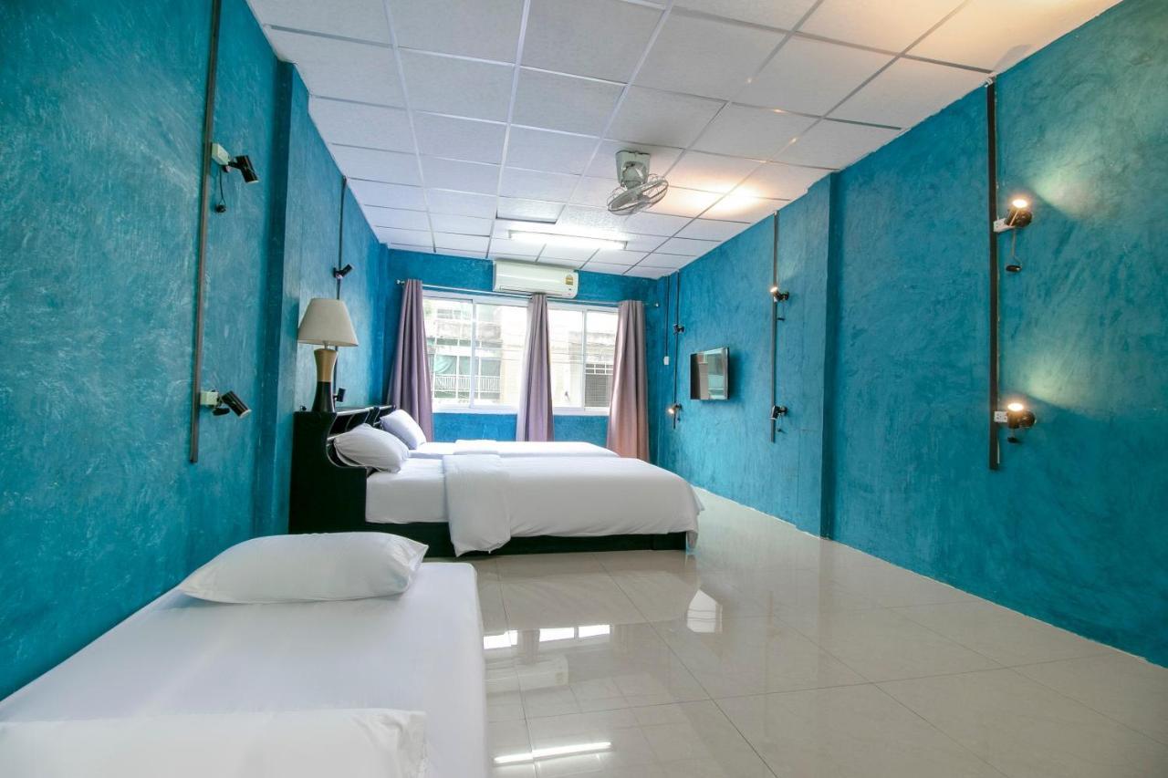 Oyo 1158 Thestaycafe Hotel 2*