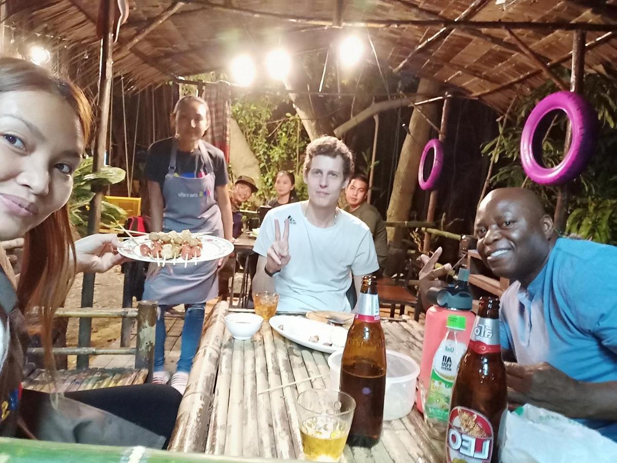Do Dee Cafe Bangkok