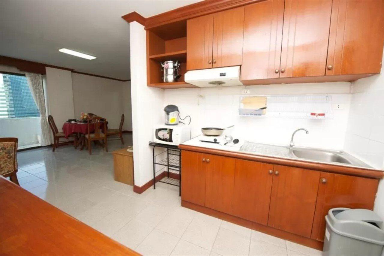 Poonchock Mansion Khách sạn Bangkok