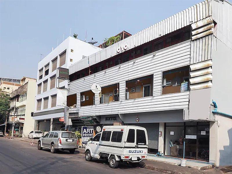 Khách sạn Oyo 568 Art Hua Lamphong 2*