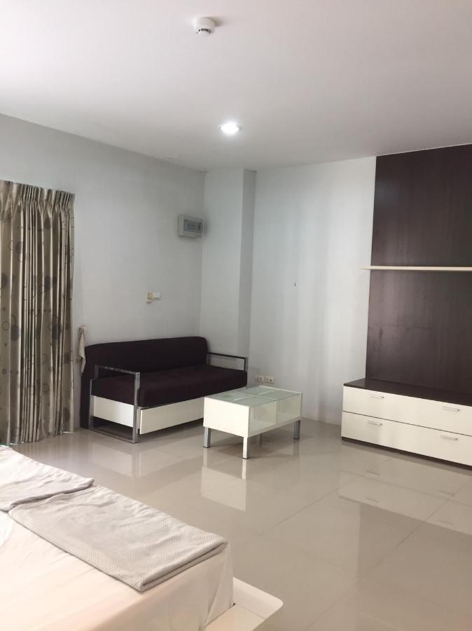 Atroom Hostel *
