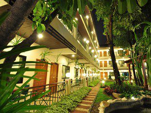 Charlie House Pin Klao Khách sạn 3*