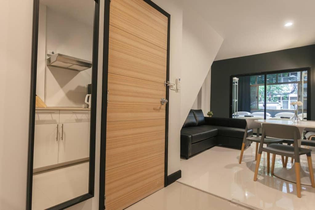 Leilighet S2 Silom Large 4-6 Guests Full Kitchen Wifi