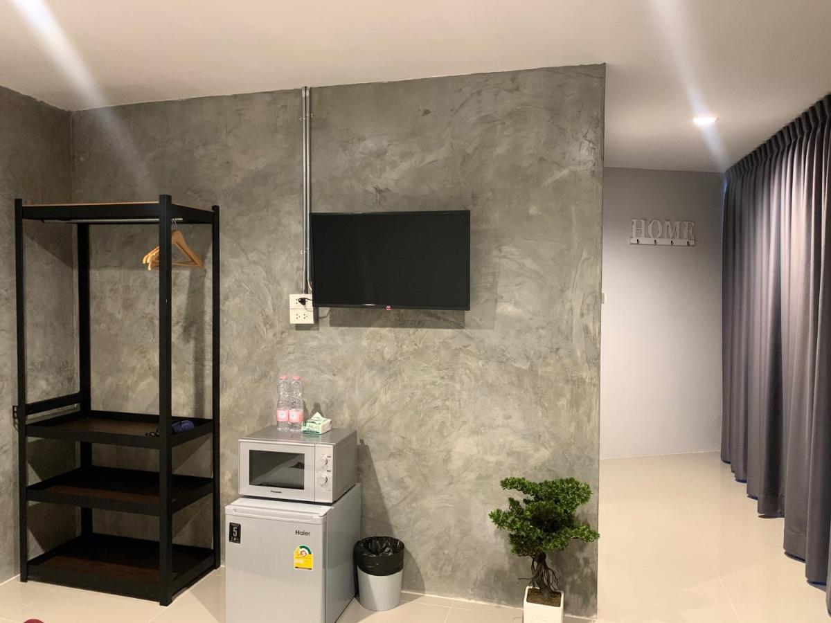 Homestay Udomsuk & Cafe - Bts Udomsuk *