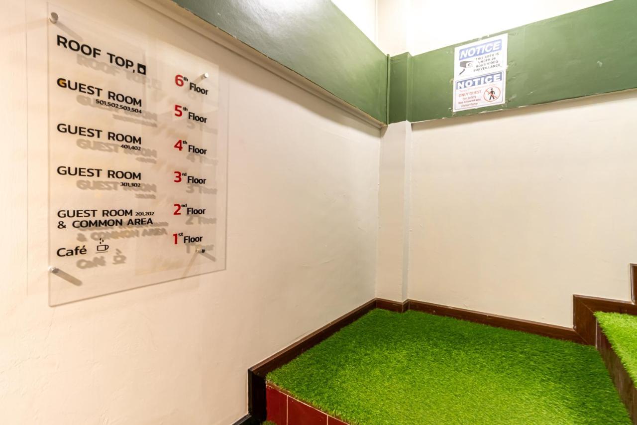 Snoozzze ใกล้รถไฟฟ้า ย่านบางรัก (adults Only) Hostal *