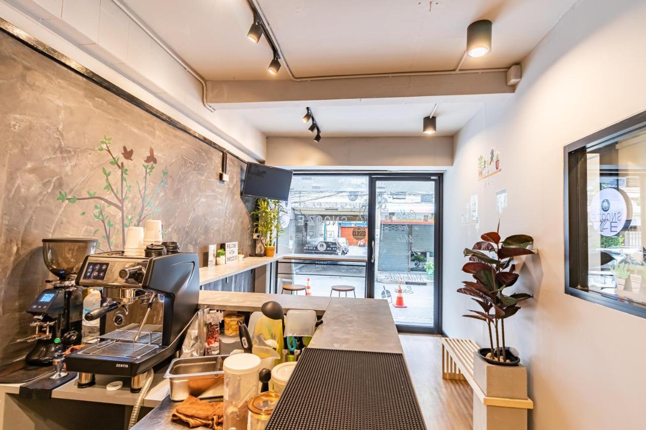Snoozzze ใกล้รถไฟฟ้า ย่านบางรัก (adults Only) Hostal *