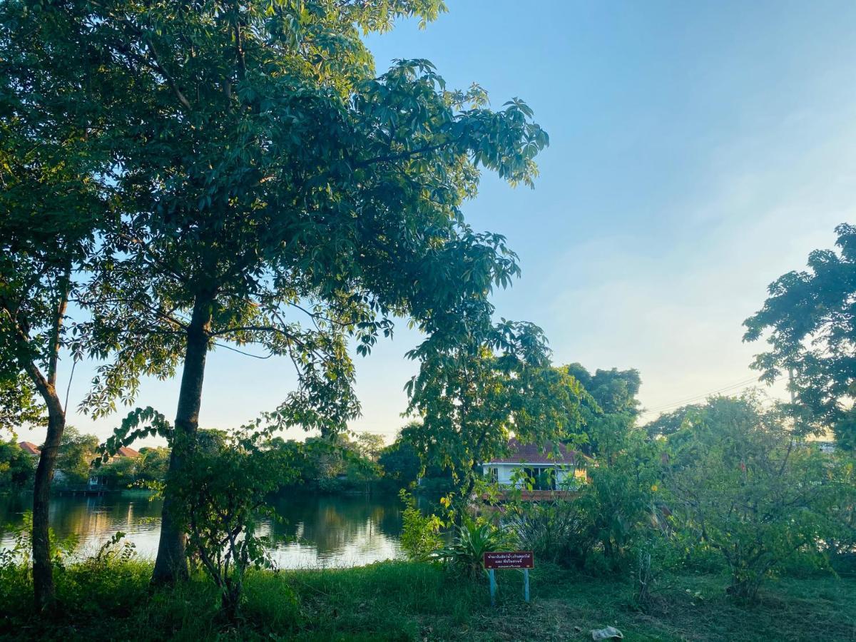 บ้านยูกเฮม ( Lake bangphli) *