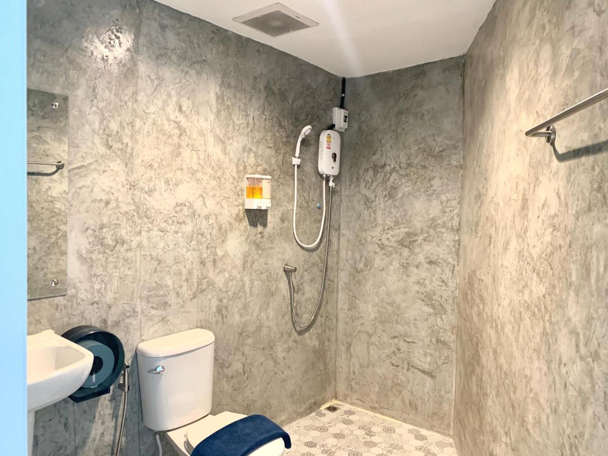 Udomsuk & Cafe - Bts Udomsuk Homestay Bangkok
