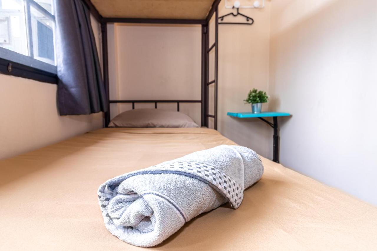 Snoozzze ใกล้รถไฟฟ้า ย่านบางรัก (adults Only) Hostal Bangkok