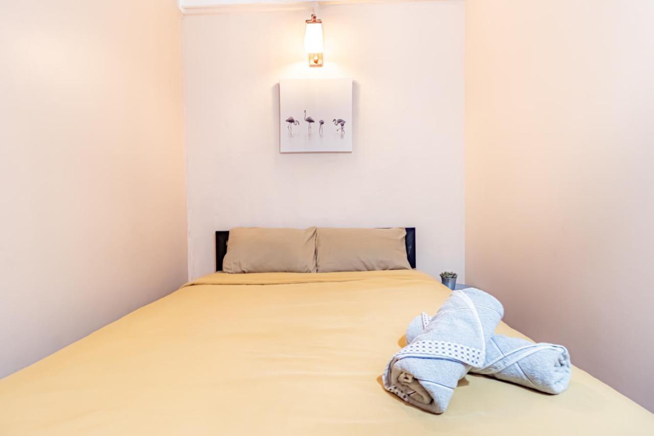 Hostal Snoozzze ใกล้รถไฟฟ้า ย่านบางรัก (adults Only) *