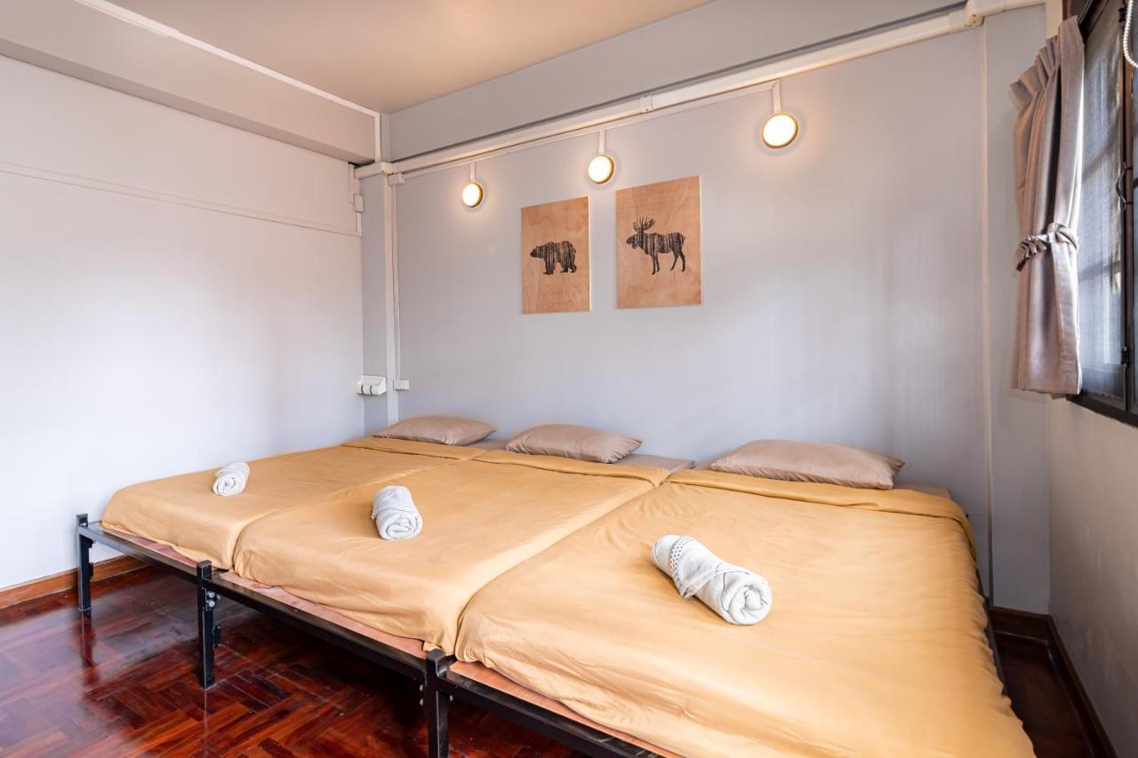 Hostal Snoozzze ใกล้รถไฟฟ้า ย่านบางรัก (adults Only)