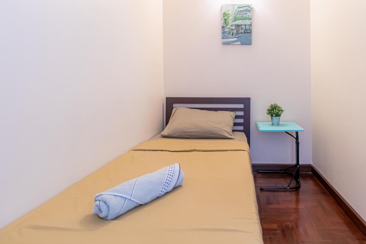Snoozzze ใกล้รถไฟฟ้า ย่านบางรัก (adults Only) Hostal *