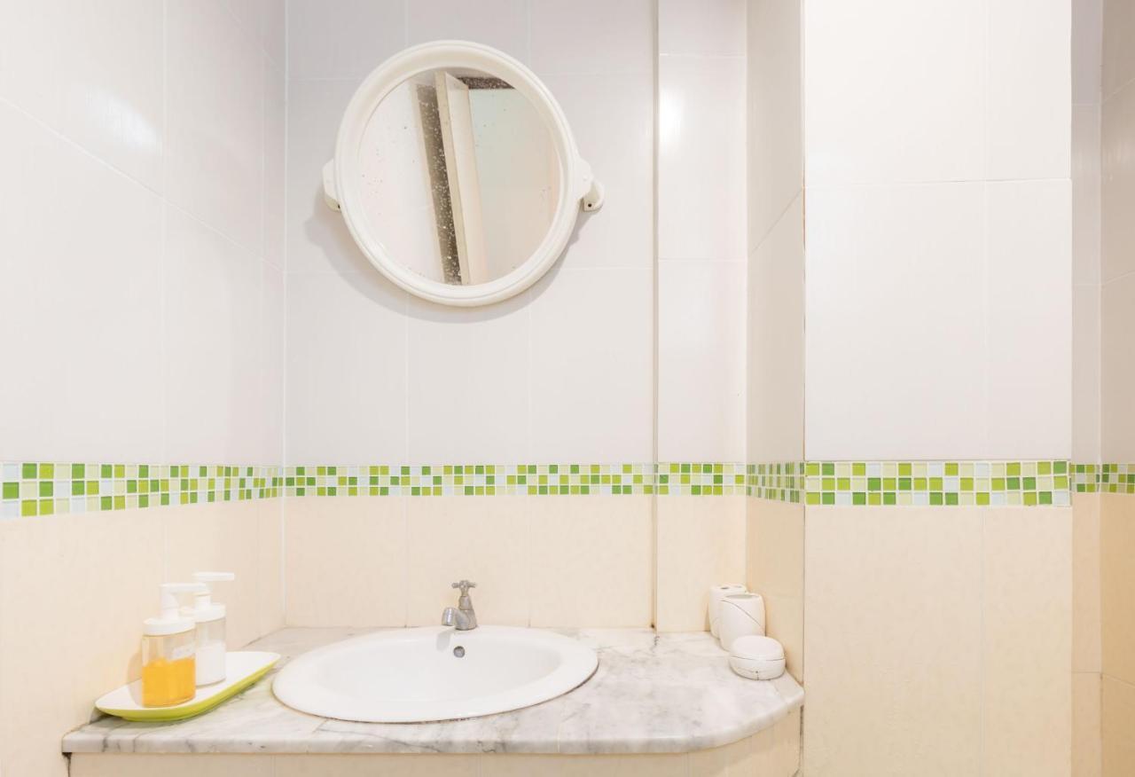 Oyo 75405 Ladda Place Khách sạn
