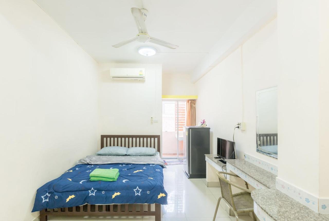 Khách sạn Oyo 75405 Ladda Place Bangkok