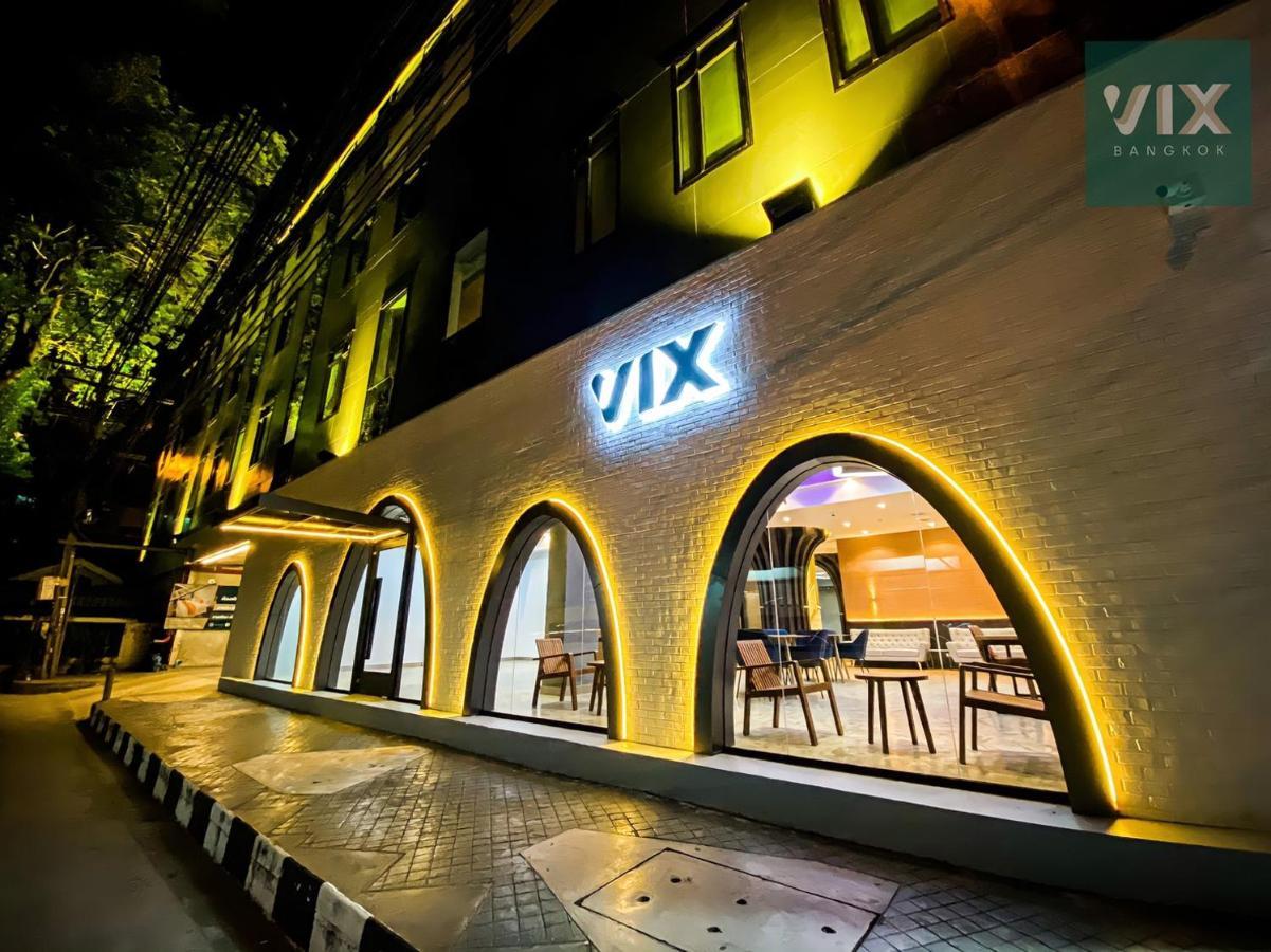 Vix At Victory Monument 3* Banguecoque