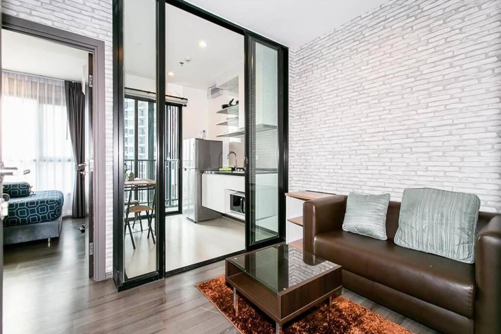 Apartamento The Base Park East - Sukhumvit 77