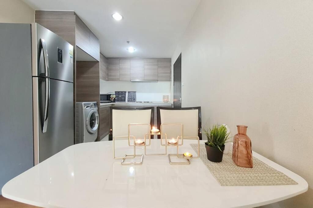 The Spring Warmth Luxury:2br/mrt/pool Apartment