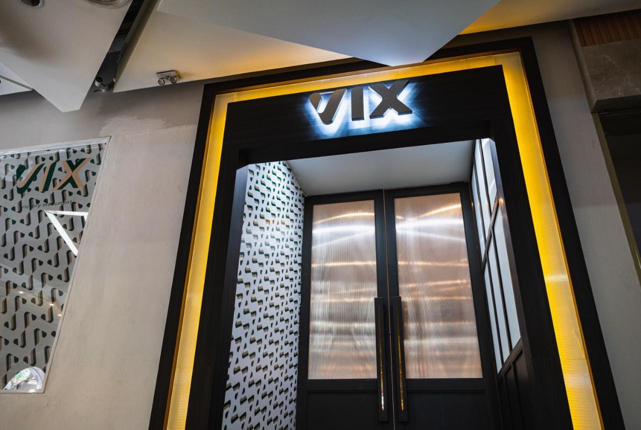 Vix At Victory Monument 3* Banguecoque