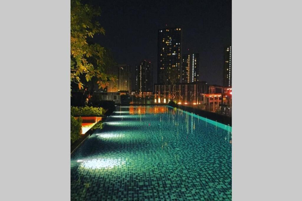 Apartamento The Base Park East - Sukhumvit 77
