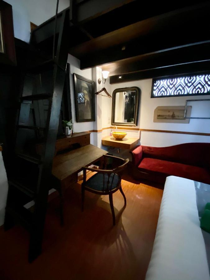 103 - Bed And Brews Khách sạn