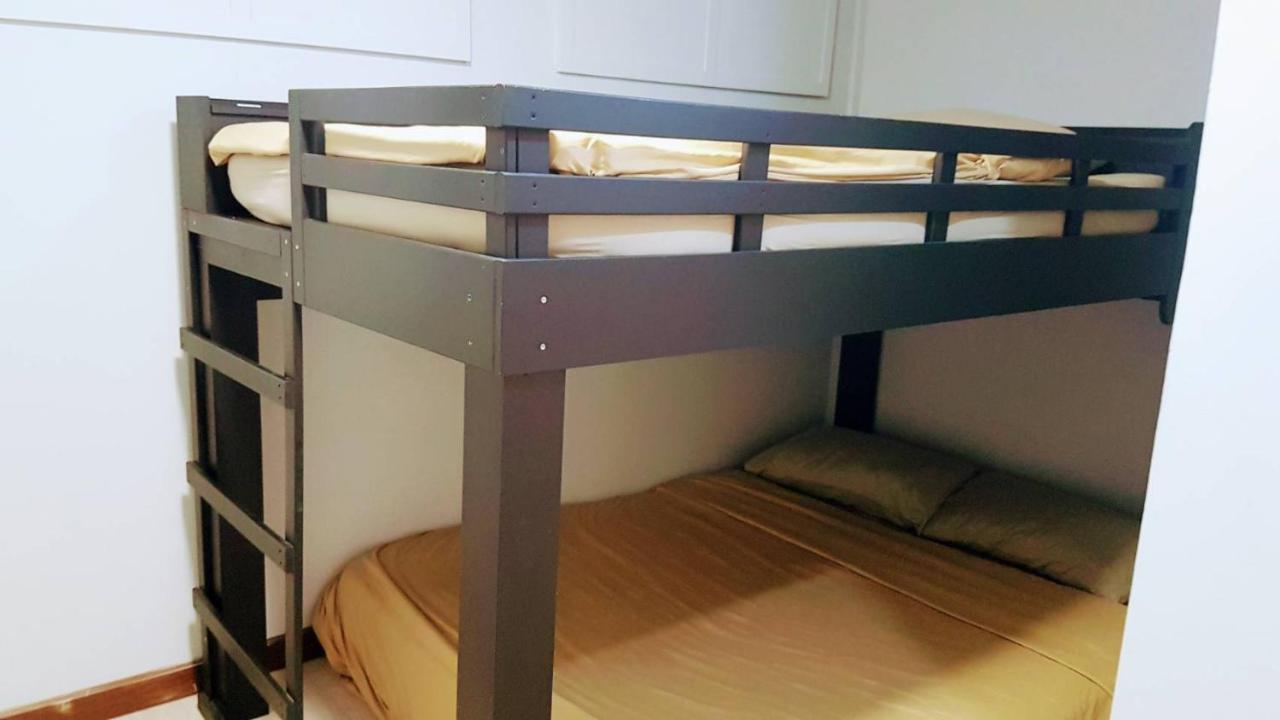 Snoozzze ใกล้รถไฟฟ้า ย่านบางรัก (adults Only) Hostal Bangkok