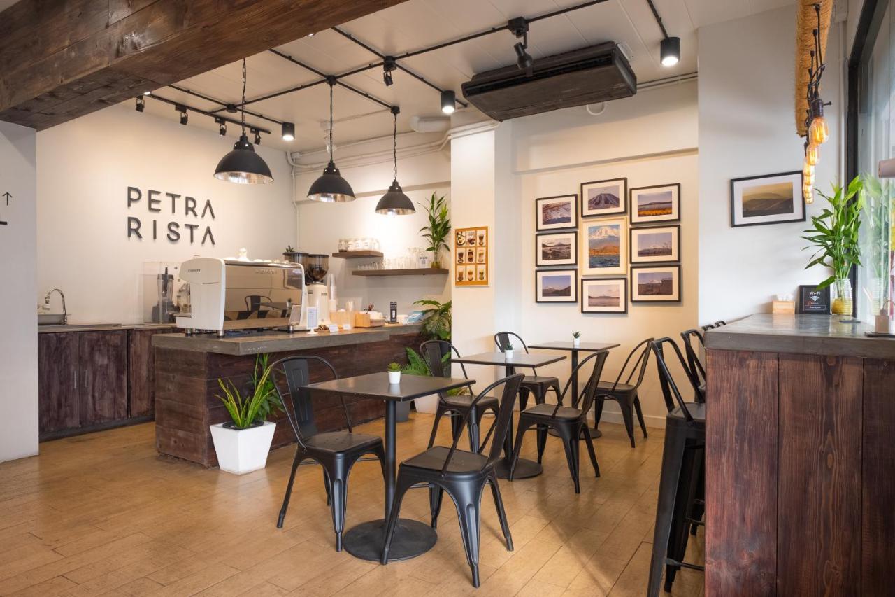 Petra Poshtel Donmuang Nhà trọ
